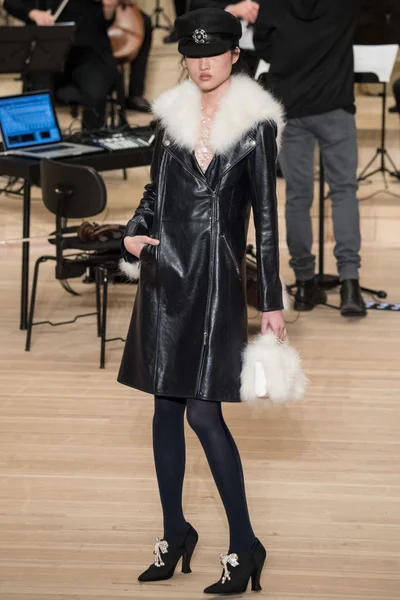Look 48